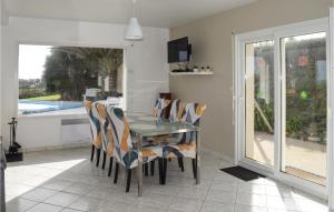 Maisons de vacances Amazing Home In Pleubian : photos des chambres