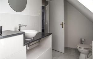 Maisons de vacances Amazing Home In Pleubian : photos des chambres