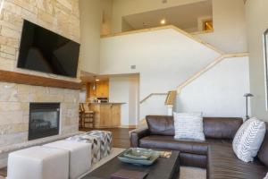 Three Bedroom Penthouse at the base of Canyons