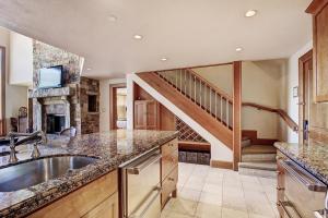 2 BR Condo at The Lodge at Vail View of Gore Range