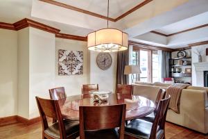 Ritz Carlton Residence Spacious with Valley Views