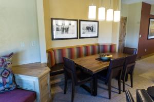 Deluxe condo in newly remodeled Grand Summit Hotel