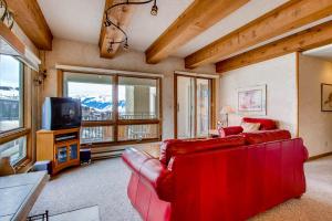 2 Br With Views Of Wood Creek & Mountains Condo