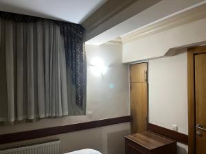 Grand Peninsula Hotel