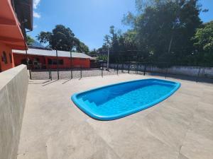 Maranduba Chalé Marbela 13 — 1 Quarto, 6 Pessoas, Piscina, 2 Quadras do Mar