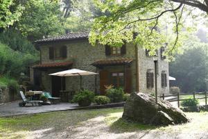 Pietra dAcqua B&B in the woods