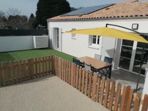 Maisons de vacances LE MOUSSE Maison avec piscine/parking/wifi/plages 5kms : photos des chambres