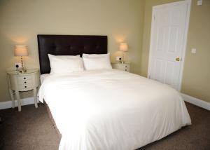Comfort Double Room room in The Yellow House B&B
