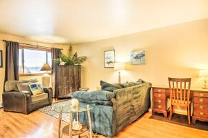 Serene Kenai Condo Less Than 4 Mi to Kenai Beach!