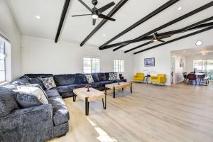 Mtn-View Poolside Oasis! Palm Springs Festival HQ