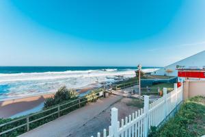 G1Bermuda-Oasis on Willard Beach