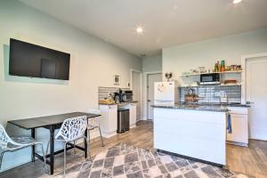 Comfy Asheville Vacation Rental with Hot Tub!