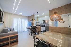 402 Bl 03 Waldgarten Bombinhas - 50 m do Mar - Condomínio de Alto Padrão - Piscina - Academia - Salão de jogos