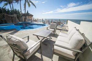 Sandcastle Beachfront Villa With Pool