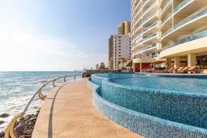 Mazatlán Solaria Beachfront Condo With Pool 703 - La Florida