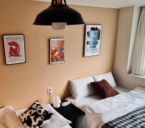 Phòng Hai Giường Đơn Loại Sang (Deluxe Twin Room)