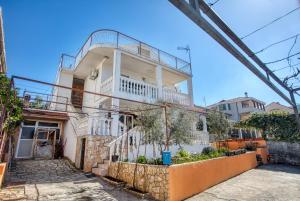 Apartments by the sea Grebastica, Sibenik - 11463