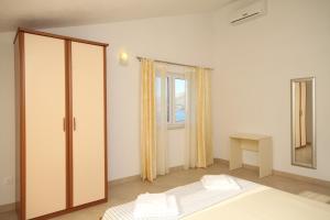 Family friendly apartments with a swimming pool Okrug Gornji, Ciovo - 8626