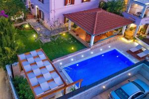 Family friendly apartments with a swimming pool Preko, Ugljan - 20390