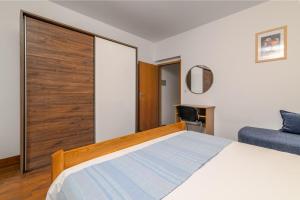 Apartments with parking spaces Pula - 20625