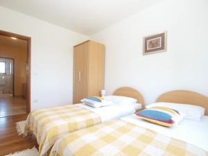 Family friendly house with a swimming pool Valbandon, Fazana - 20772