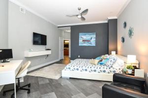 2 Bedroom 2 Bath Luxury condo with Oversized Patio & Outdoor Grill.