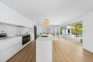 Luxury home in the heart of Burleigh