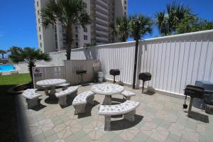 Navarre Towers #505 - A Joyful Breeze