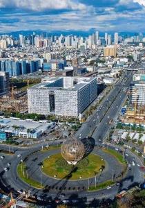 MALL Of ASIA-P00L Fr0nt- NEW 1 BR Condo with Balc0ny at Sh0re2