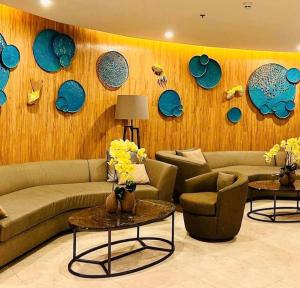 MALL Of ASIA-P00L Fr0nt- NEW 1 BR Condo with Balc0ny at Sh0re2