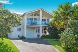 Breakers 2 213 East Street - Point Plomer 