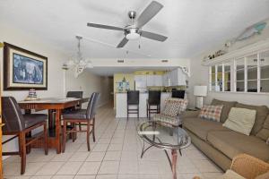 Pelican Beach 0303 by Pelican Beach Management