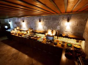 Elegance Cave Suites & Restaurant