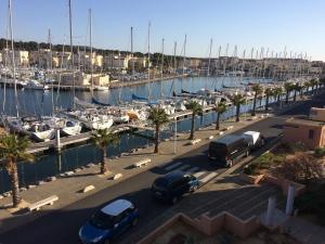 Appartements Gruissan (Aude) Appartement calme, vue sur port de plaisance -Clim, Empl.Parking : photos des chambres