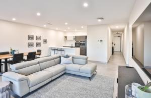 Indulge Apartments - City View Penthouses