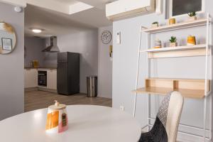 Appartements La Tour - Appt climatise pour 2 : photos des chambres