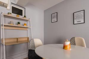 Appartements La Tour - Appt climatise pour 2 : photos des chambres