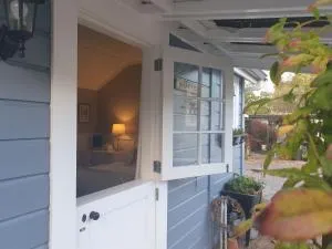 Cabins on Tudor bed & breakfast - Port Motueka