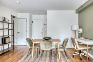 Central Chelsea 1BR w Gym Balcony Doorman NYC-33