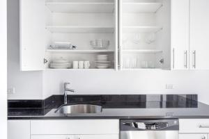 Sutton Place 1BR w Elevator nr Central Park NYC-520