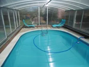 NEU Ferienhaus mit Poolhalle und Sauna - Pyrbaum