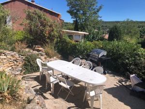 Maisons d'hotes Gite dans maison et jardin : photos des chambres