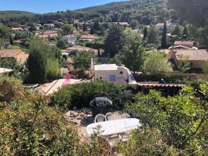 Maisons d'hotes Gite dans maison et jardin : photos des chambres