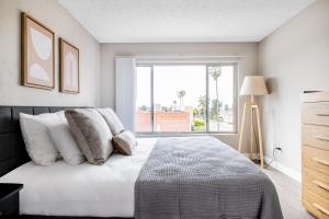 Playa Del Rey 1BR w Pool Gym nr beach LAX LAX-428