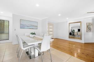 Great 4BR Family Home with Pool + Granny Flat in Broadbeach!