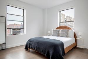 UWS 2br w elevator doorman gym nr Central Park NYC-952