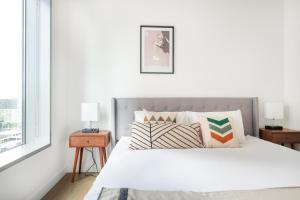 Downtown 1BR w WD Gym nr Grand Central Mkt LAX-371