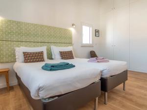 LV Premier LA2 pool, AC, garden, sea view