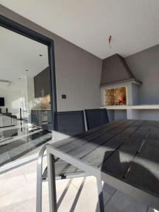 Green Luxury with heated pool, jacuzzi & sauna