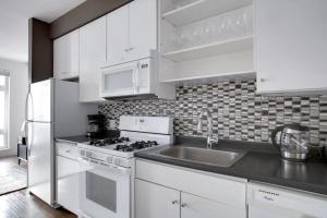 2B w WD Gym Rooftop Steps from T stop BOS-533